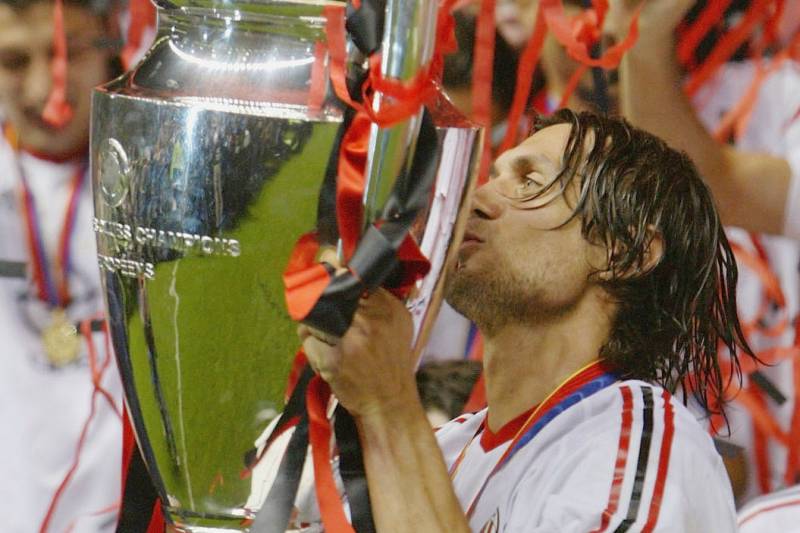 hi-res-2035760-paolo-maldini-of-milan-celebrates-with-trophy-after_crop_north