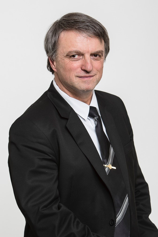 dr. Horváth Zoltán, az Irányító Testület elnöke, az ELTE IK dékánja