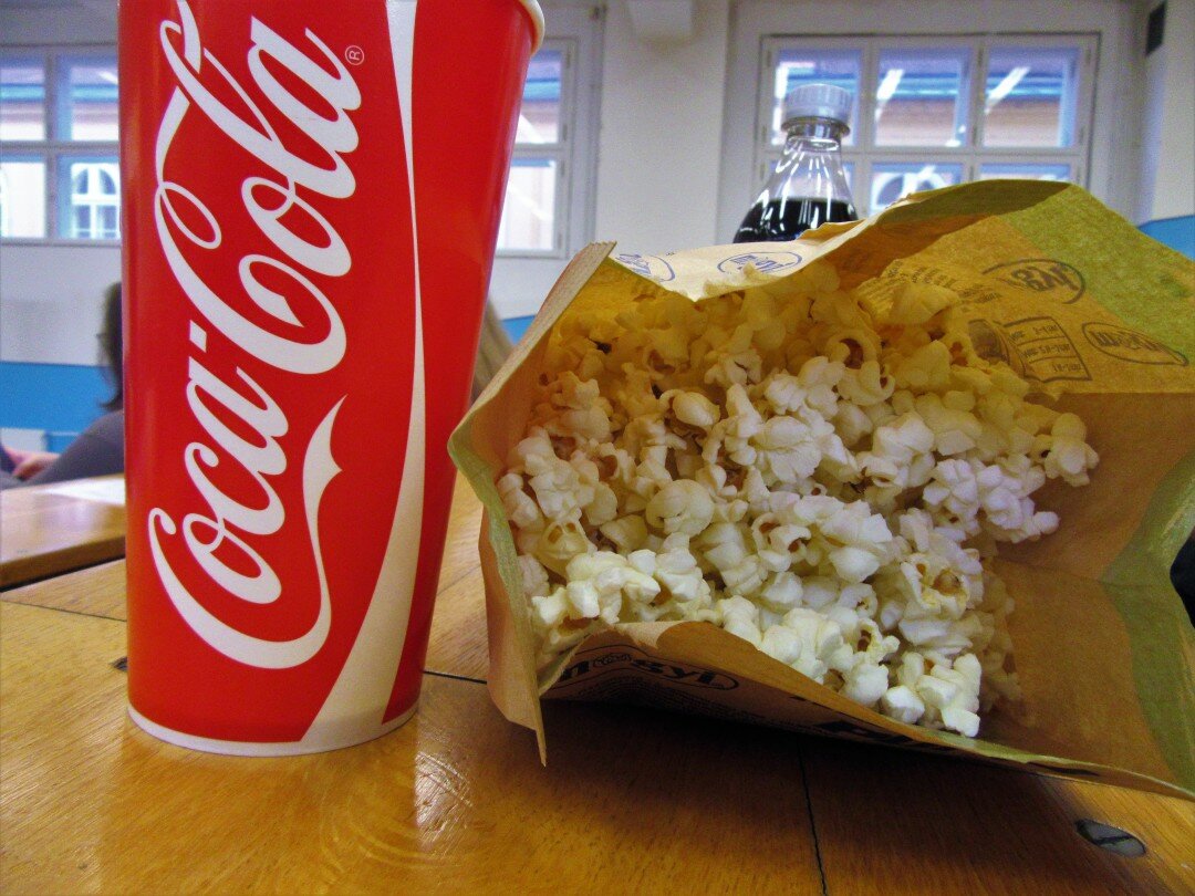 popcorn kóla